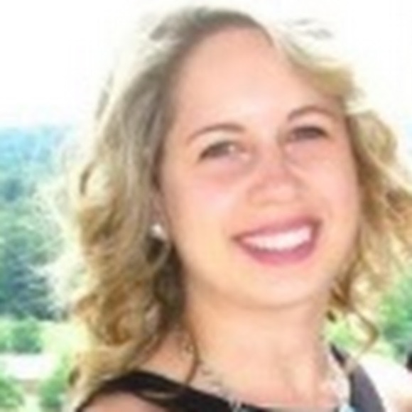 Meet your Posher, Cassandra - Picture 1 of 1